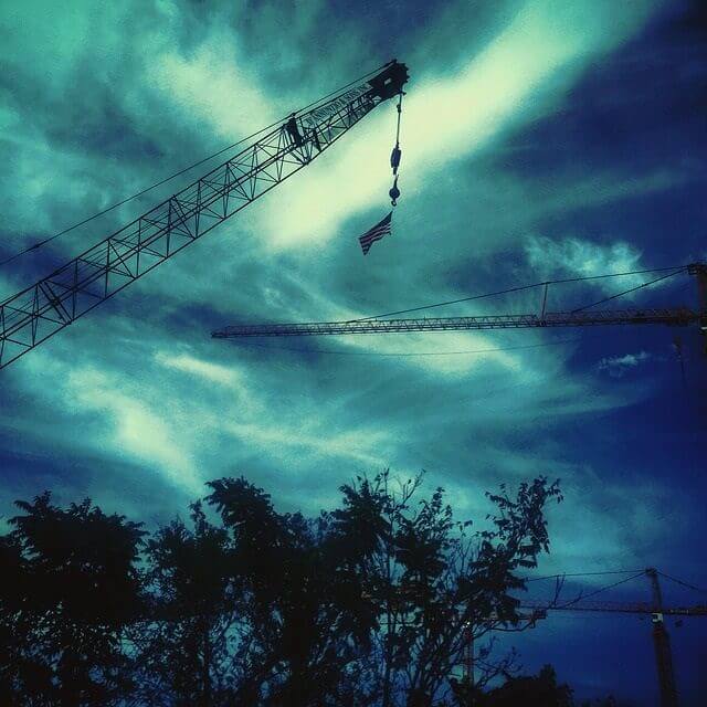 crane-985446_640